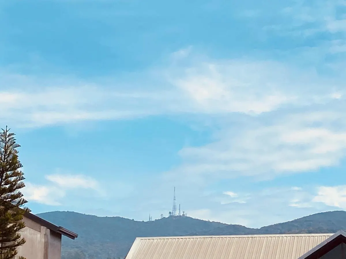 Grand Winterberry - Lake View Luxury Residence Νουβάρα Ελίγια