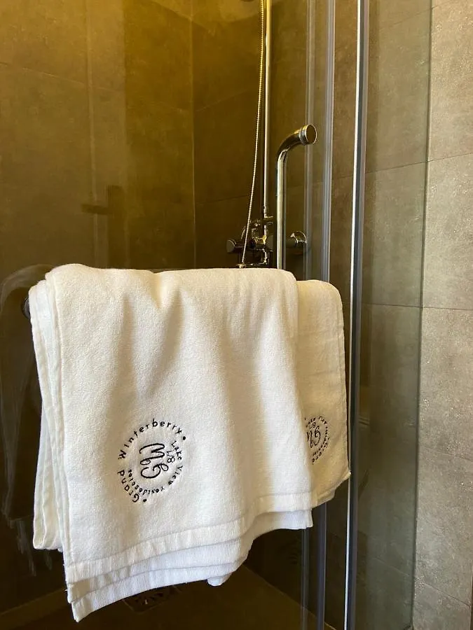Grand Winterberry - Lake View Luxury Residence Νουβάρα Ελίγια Διαμέρισμα