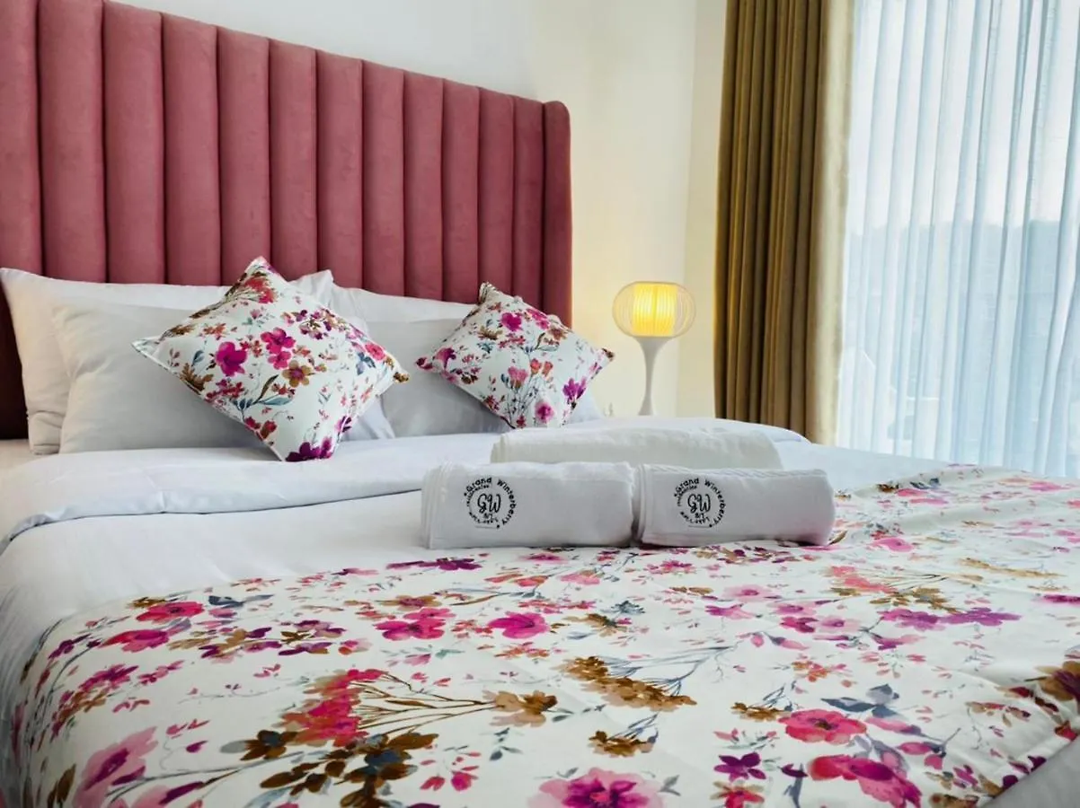 Διαμέρισμα Grand Winterberry - Lake View Luxury Residence Νουβάρα Ελίγια