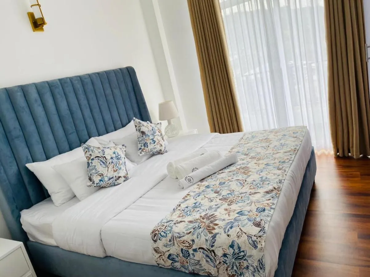 Διαμέρισμα Grand Winterberry - Lake View Luxury Residence Νουβάρα Ελίγια