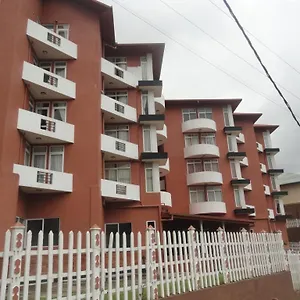 And Hills View Apartment